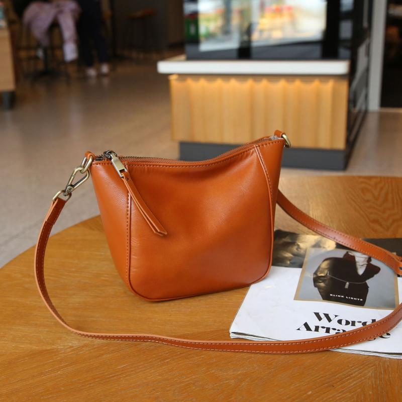 Leather Vlogo Bucket Bag | Womens Totes Bags Totes